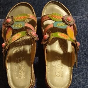 L'ATISTE Multicolor Floral Appliqué Leather Slide Mules